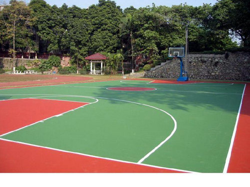 学校的地坪对材料和施工方面有什么要求？